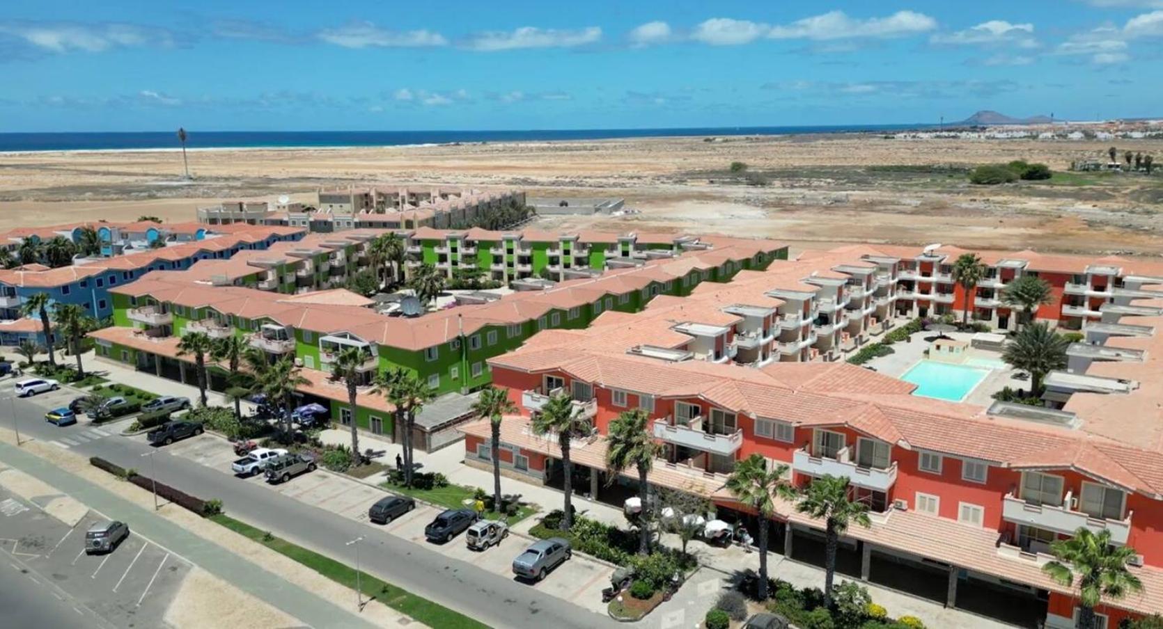 Djadsal Moradias - By Bobbywashere Santa Maria Exterior foto